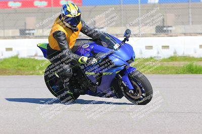 media/Jan-20-2023-Fastrack Riders (Fri) [[f2ad32aba3]]/Level 1/session 3 turn 9/